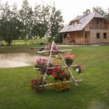 Eglieni, viesu māja